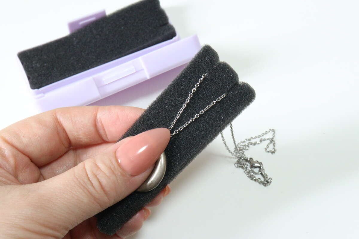 セリア クッション付きアクセサリーケース セリアのクッション付きアクセサリーケース