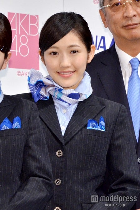 画像12/12) 渡辺麻友らAKB48、凛としたCA姿で魅了 ANAとの共同