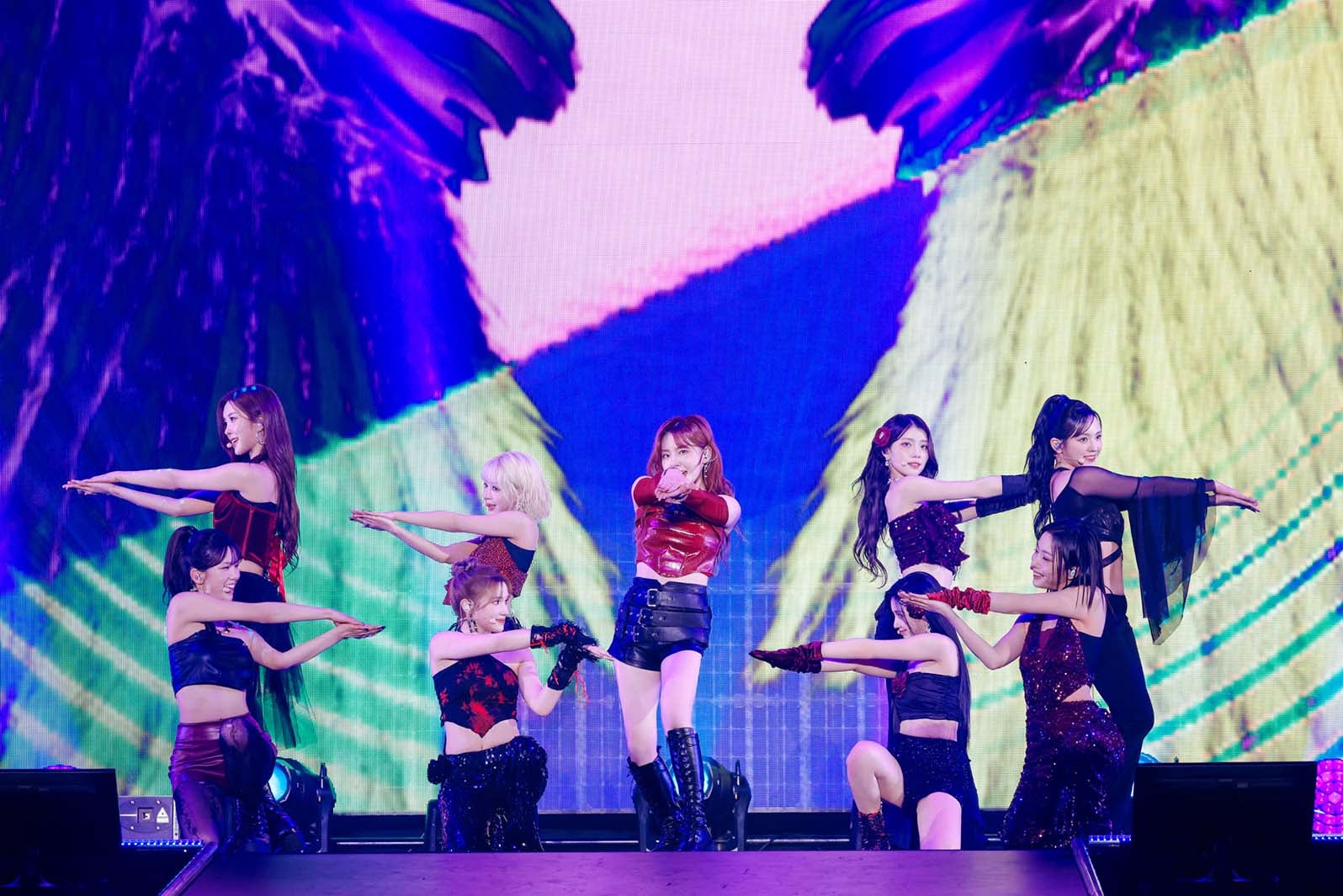 Kep1er（後列左から）ダヨン、ヒカル、シャオティン、マシロ（前列左から）ユジン、ヒュニンバヒエ、チェヒョン、イェソ、ヨンウン（C）上山陽介／木村泰之