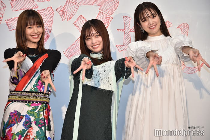 山本舞香、橋本環奈、横田真悠 (C)モデルプレス