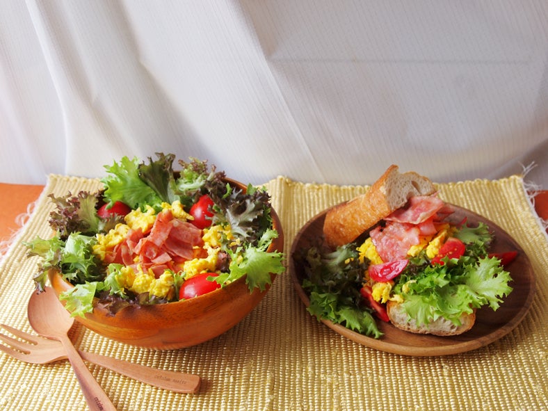 「サラノバでサラダ革命→サラノバ　サンド」