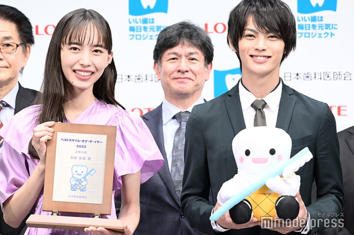 井桁弘恵、神尾楓珠 (C)モデルプレス