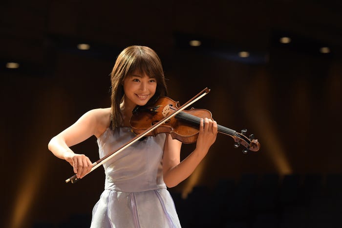 ヴァイオリンの演奏シーンは圧巻の仕上がり(C)2016フジテレビジョン 講談社 東宝 (C)新川直司/講談社