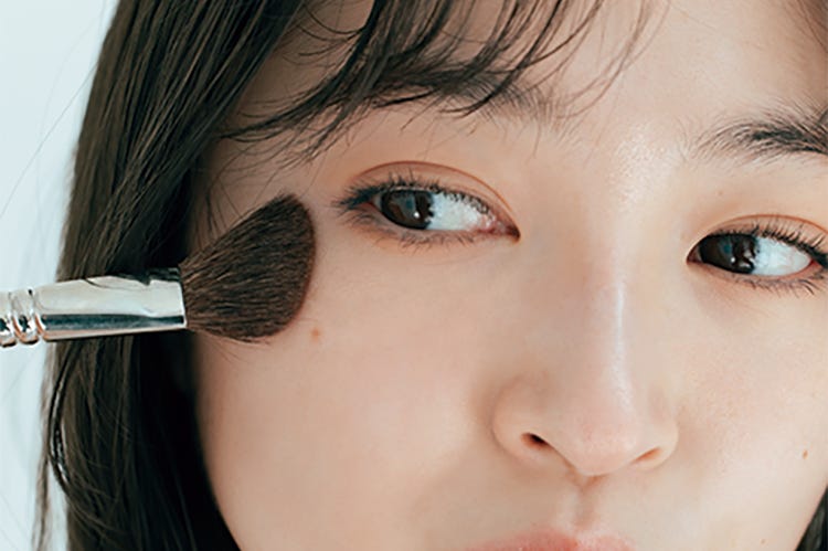 Wハイライト で作る無敵ベースメイク ツヤッと輝くトレンド美肌の作り方 モデルプレス