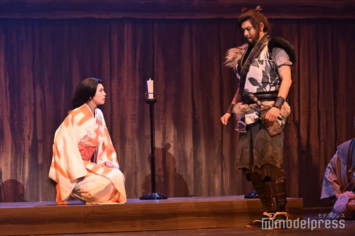 小林由依、上川隆也(C)モデルプレス