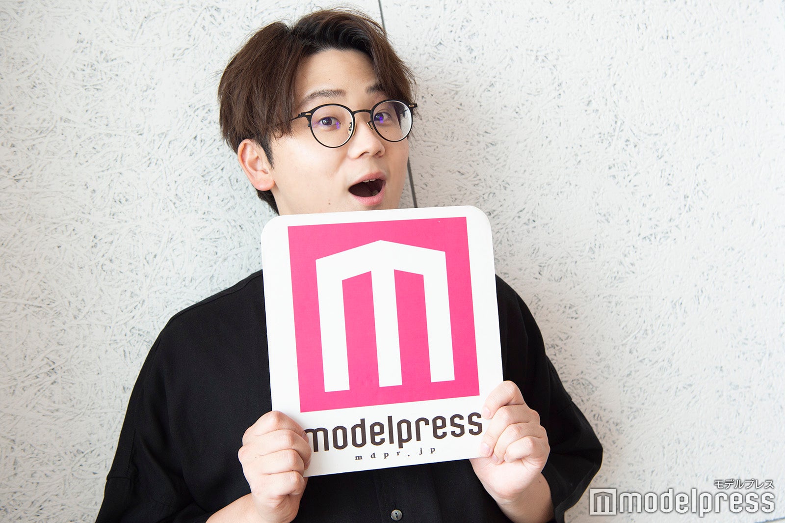 虫眼鏡 （C）モデルプレス