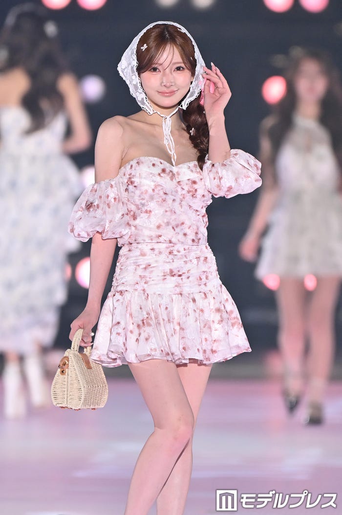 まみ(C)モデルプレス