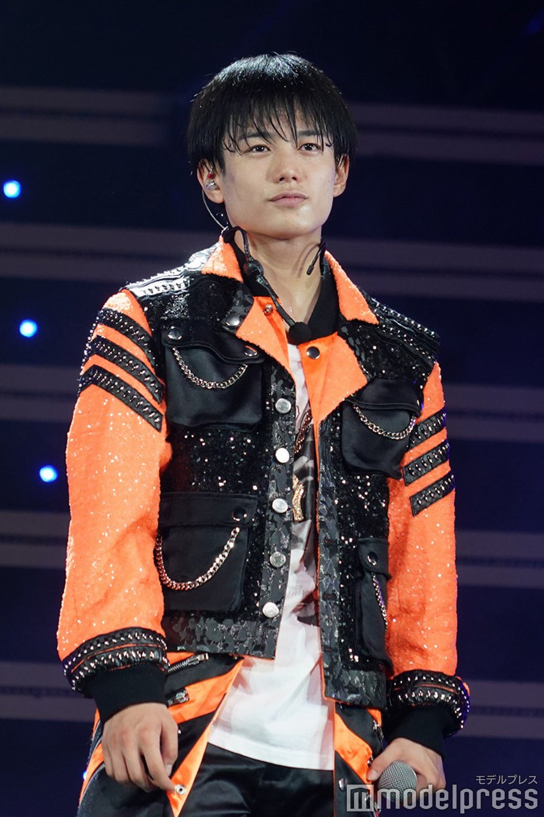 緊張している真弓孟之（C）モデルプレス