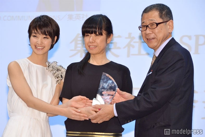 ＜速報＞剛力彩芽が祝福、第3回「雑誌大賞」グランプリ発表