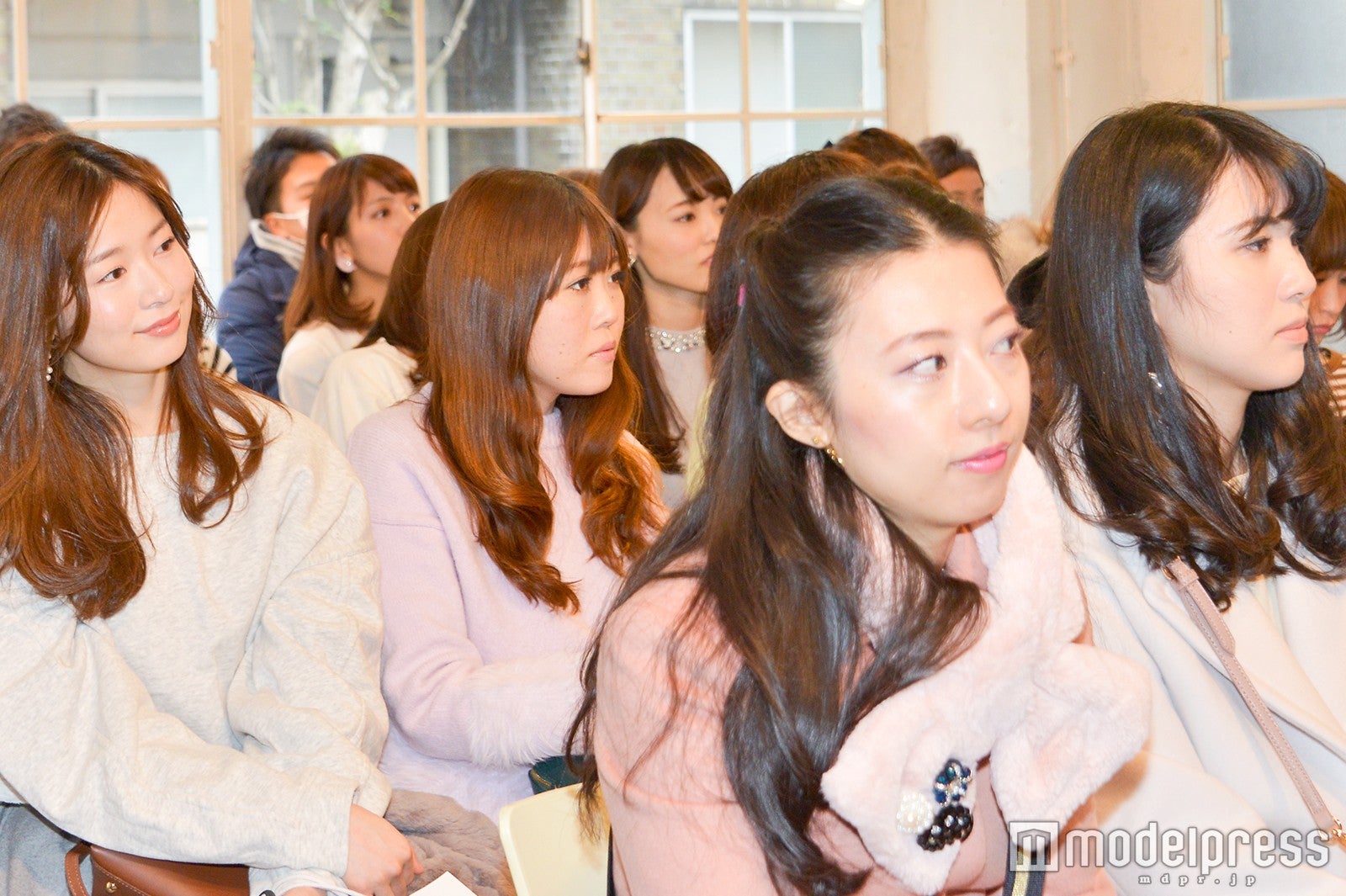 白雪フェイスに惚れ惚れ（C）モデルプレス