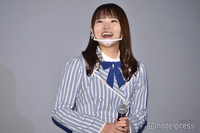 会場を埋め尽くすファンを見て嬉しそうな高瀬愛奈 (C)モデルプレス