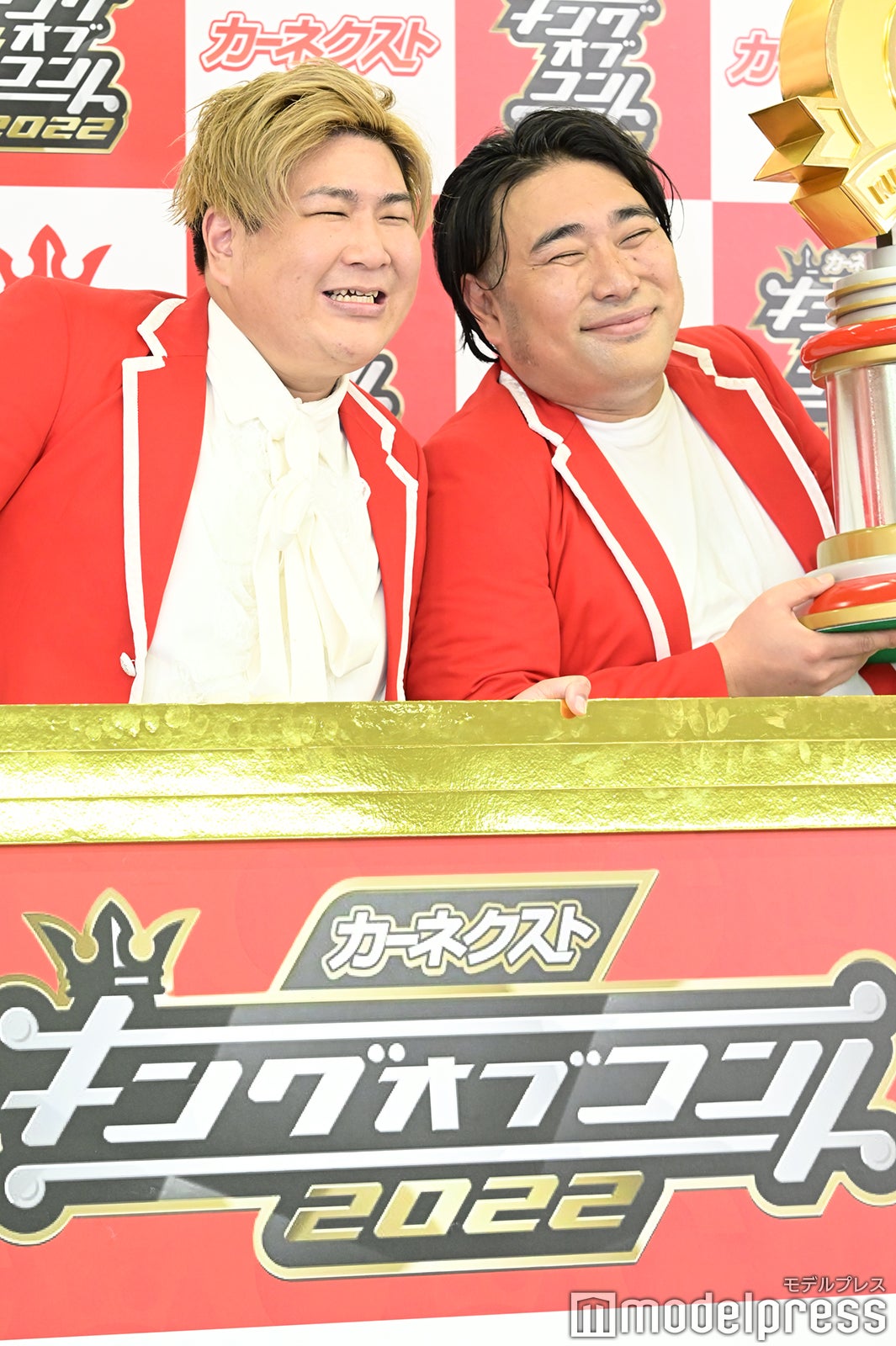 ビスケットブラザーズ、“歴代最高得点”で「キングオブコント2022」優勝 松本人志への思い明かす