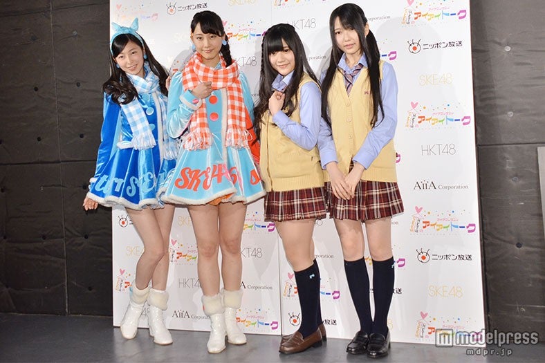 （左から）大矢真那、松井玲奈、山田麻莉奈、井上由莉耶