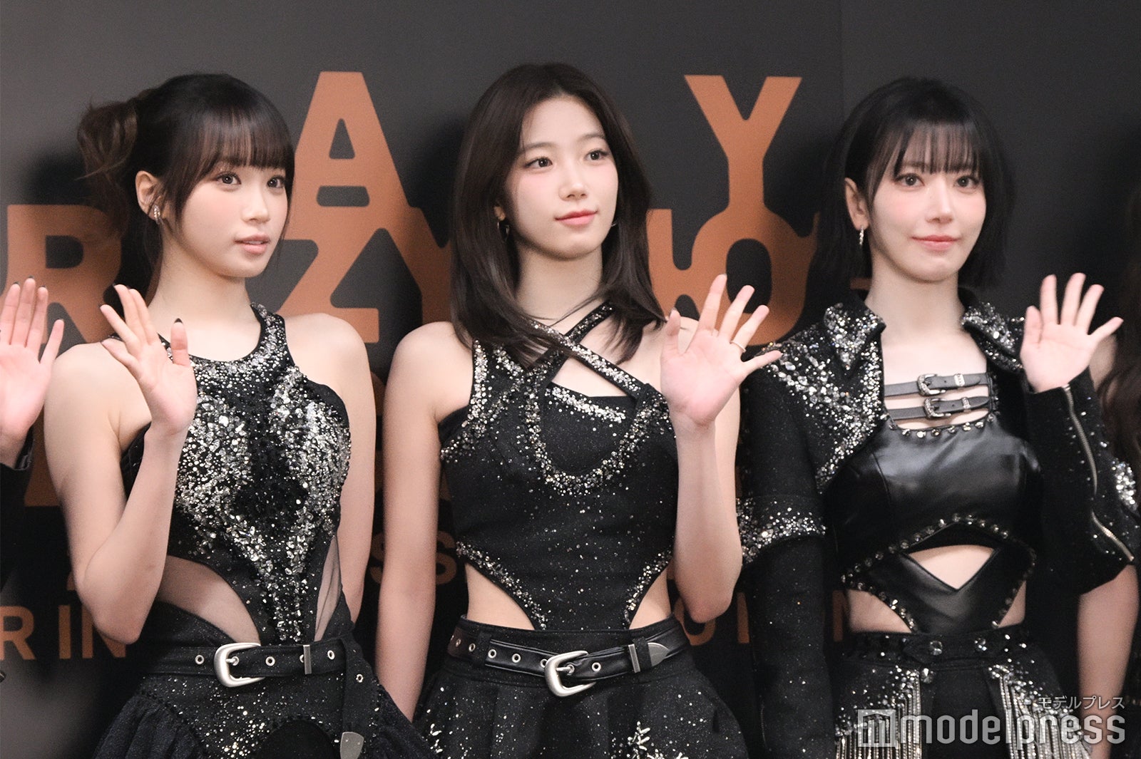 KIM CHAEWON、KAZUHA、SAKURA（C）モデルプレス