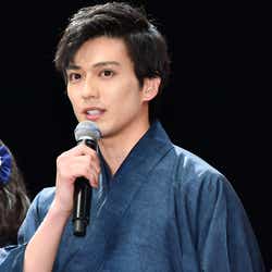 モデルプレス - 新田真剣佑の“ストイックすぎる”素顔 広瀬すず&野村周平らが暴露「扉開けて上裸で…」