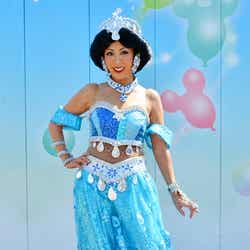 パレード「ナイトフォール・グロウ」のジャスミン(NOY)