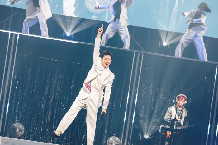 郷ひろみ/撮影:河村美貴(田中聖太郎写真事務所)