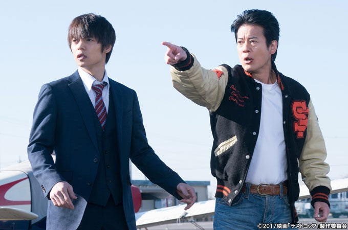 佐々木希 窪田正孝に この前髪直毛野郎 映画 ラストコップ 本予告が解禁 モデルプレス 佐々木希 窪田正孝に この前髪直毛野郎 映画 ラストコップ 本予告が解禁 モデルプレス