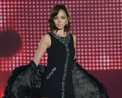 SHIHOの“極上ボディ”にうっとり 圧倒的存在感に会場騒然