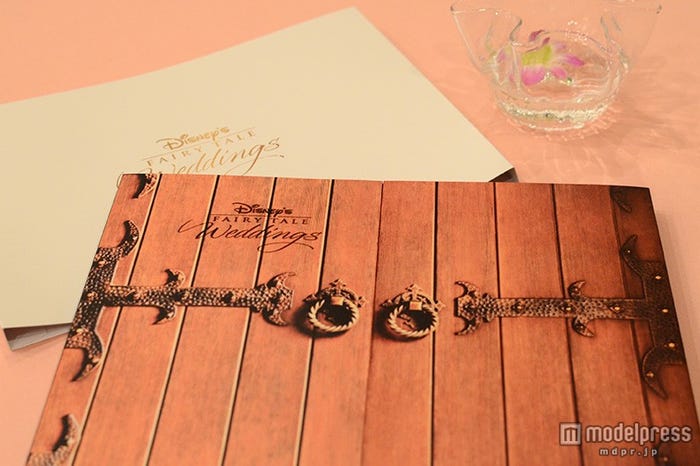「ディズニー・フェアリーテイル・ウェディング」案内