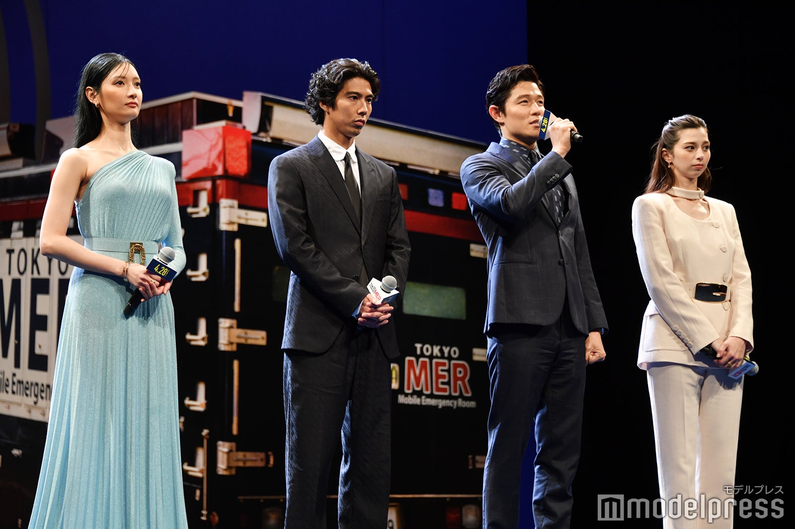 菜々緒、賀来賢人、鈴木亮平、中条あやみ（C）モデルプレス