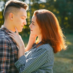 いつもどんなキスしてる 彼のキスの仕方で分かる 愛され度チェック モデルプレス