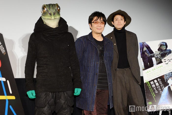 カエル男、大友啓史監督、小栗旬(C)モデルプレス