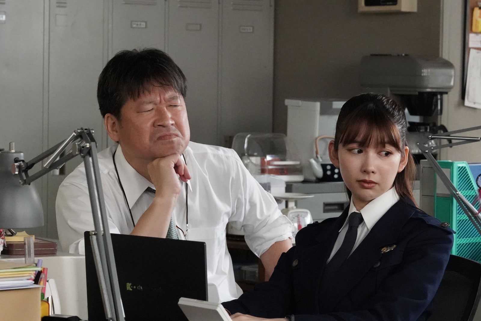 佐藤二朗、橋本環奈「トクメイ！警視庁特別会計係」第4話（C）カンテレ