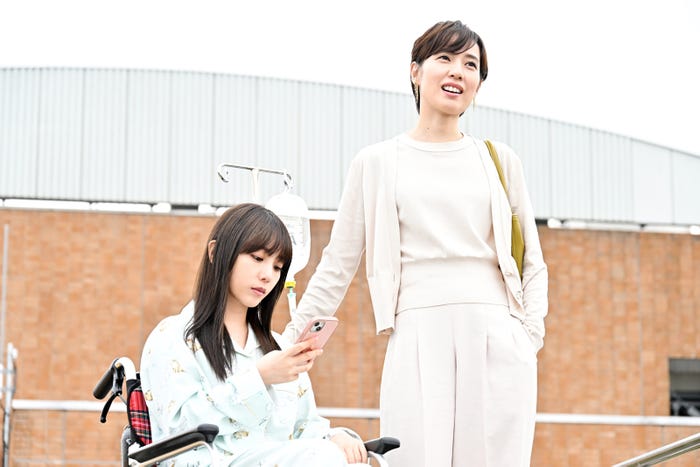 与田祐希、戸田恵梨香「リブート」第2話(C)TBS