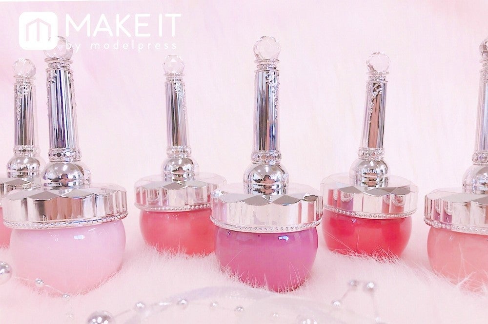 【1月5日発売・ジルスチュアート ビューティー】コットンキャンディチークで儚げフェイスをゲット (C)メイクイット