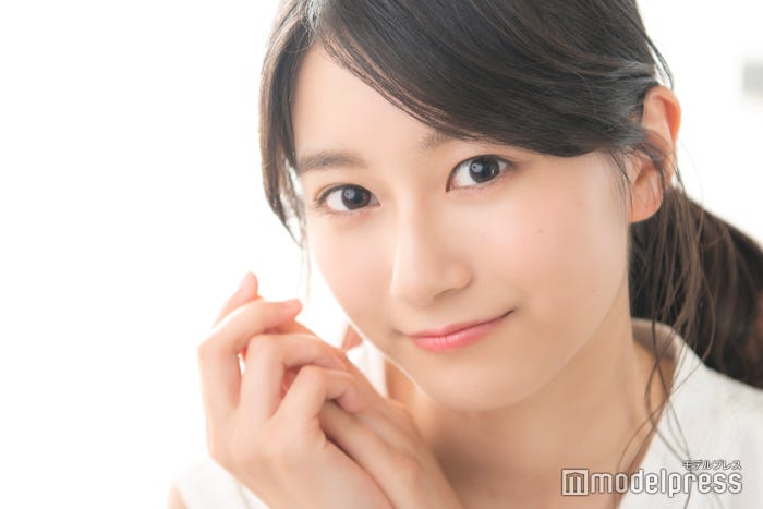 夏目かな(C)モデルプレス