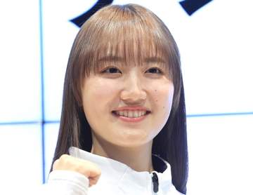 「二の腕が凄い！！」五輪沸かせたカーリング女子のオフショットに反響「可愛すぎる」逞しい腕にも注目「腕がカッコいい」