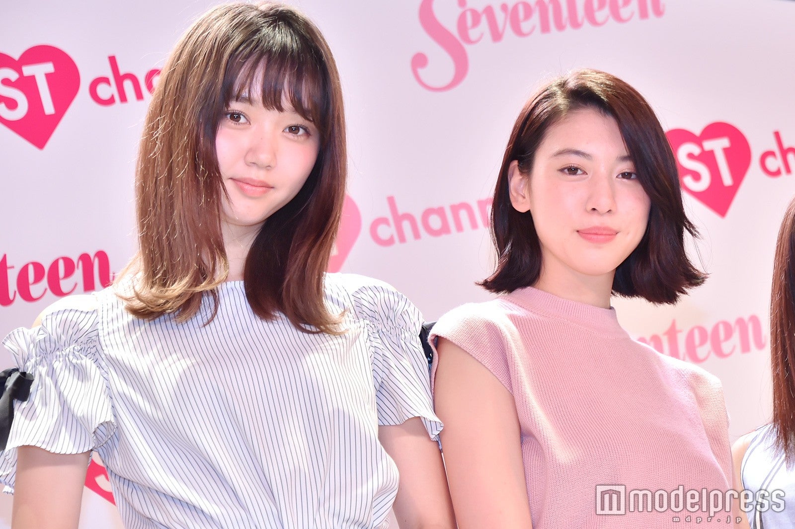 “みよまな”コンビとして愛される江野沢愛美＆三吉彩花 （C）モデルプレス