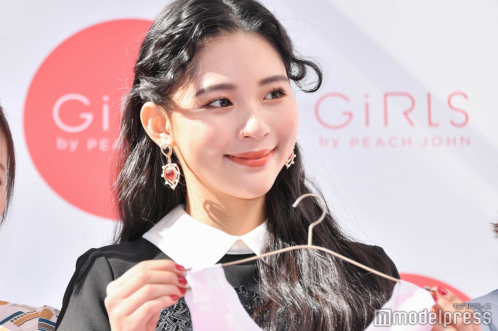 ミチ、ノーマルカメラのドアップ美肌に「何回も見ちゃう」「毛穴なくてツヤッツヤ」の声