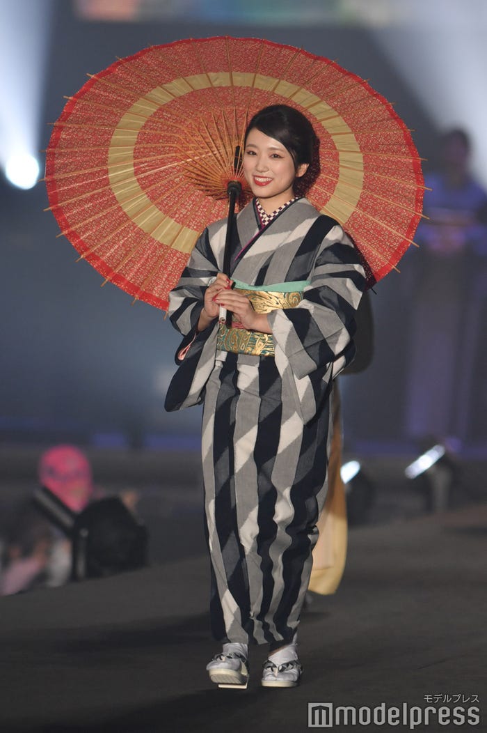 矢吹奈子(C)モデルプレス