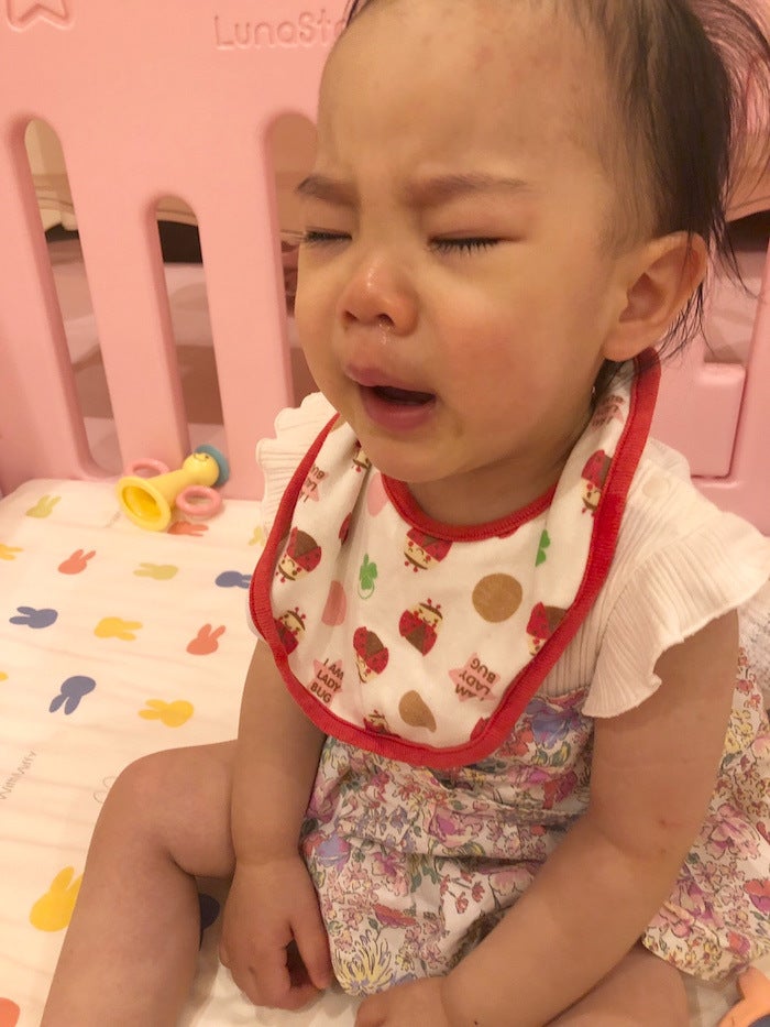 上原さくら 泣き顔も可愛い娘の姿を公開 時々はこんなふうに大泣きします モデルプレス