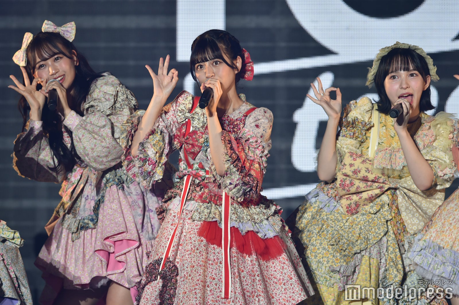 FRUITS ZIPPER（C）モデルプレス