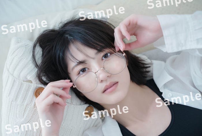 若月佑美「履きなれない靴を履き潰すまで」購入者特典ポストカード(紀伊國屋書店 新宿本店/紀伊國屋書店 梅田本店)