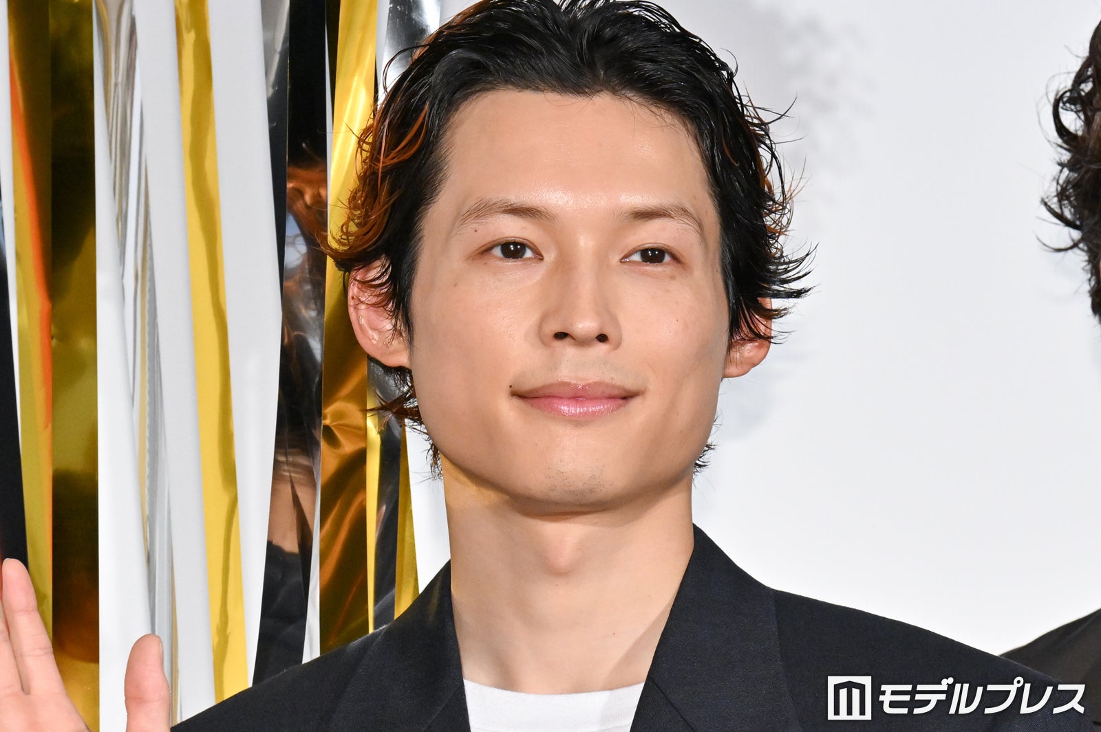SixTONES松村北斗＆今田美桜、原作・東野圭吾さんの映画鑑賞後の言葉に感謝「最大の安心で賛辞」【白鳥とコウモリ】