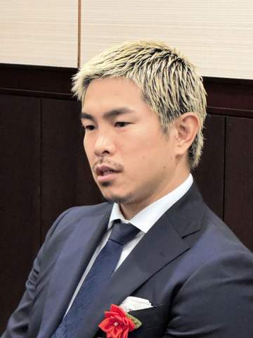 37歳・井岡一翔が現役続行を正式発表 大みそかに再起戦「ラストチャンス」井上拓真に敗戦、眼窩底骨折経て5階級制覇に再挑戦「このまま終わりたくない」