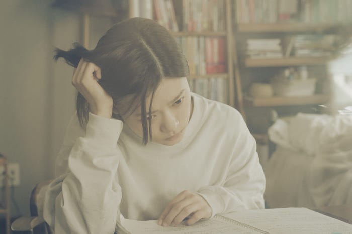 杉咲花「アンメット ある脳外科医の日記」第1話より(C)カンテレ