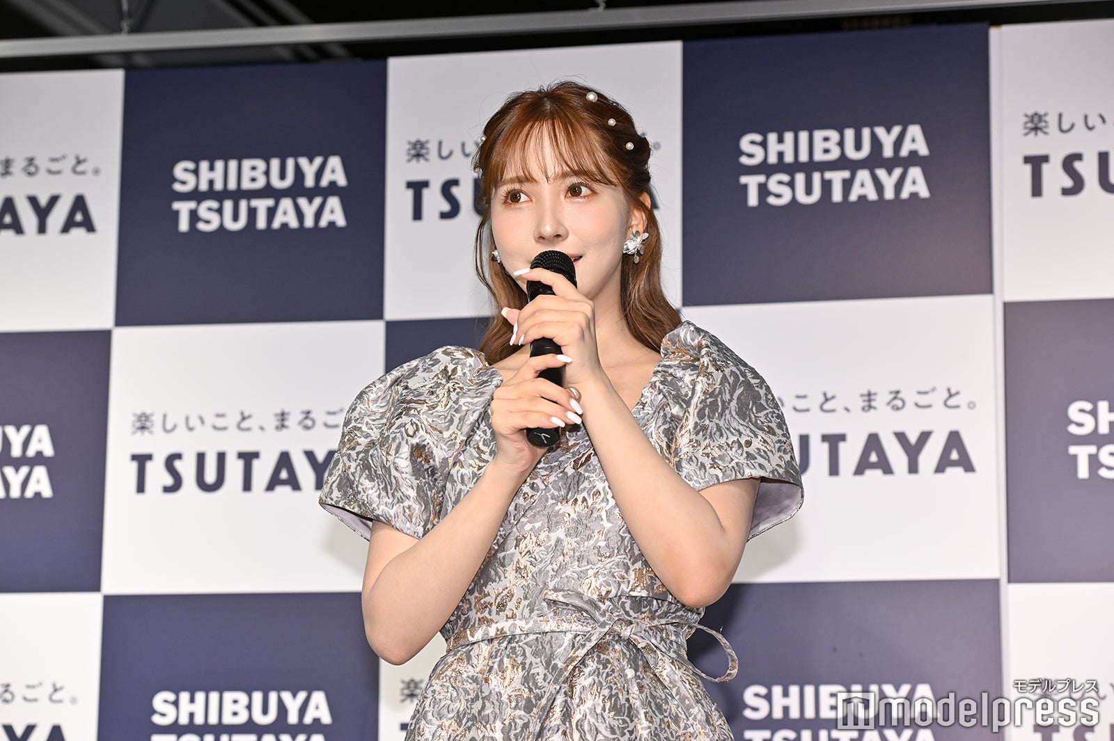 三上悠亜（C）モデルプレス