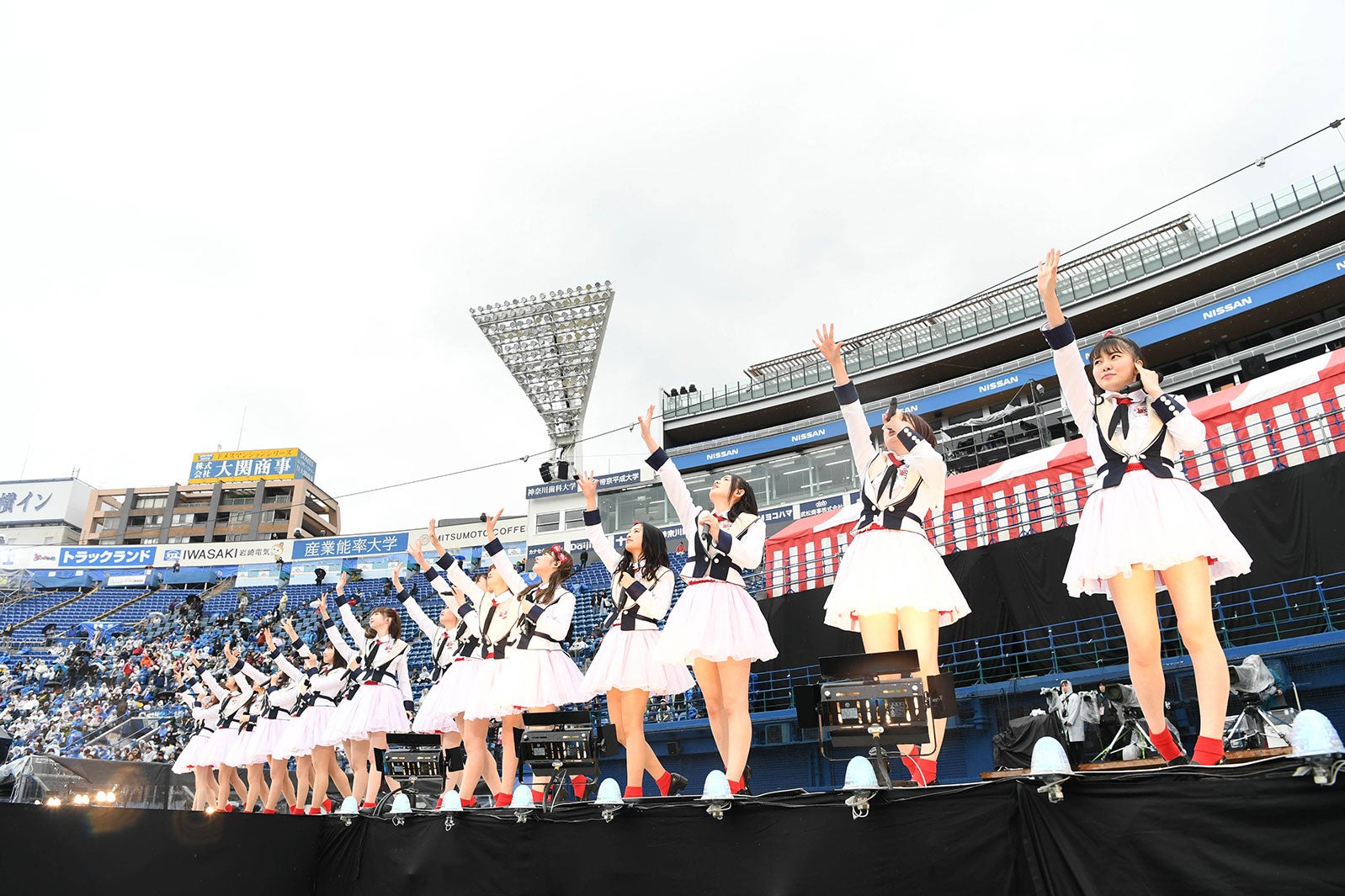 「AKB48グループ春のLIVEフェスin横浜スタジアム」（C）AKS