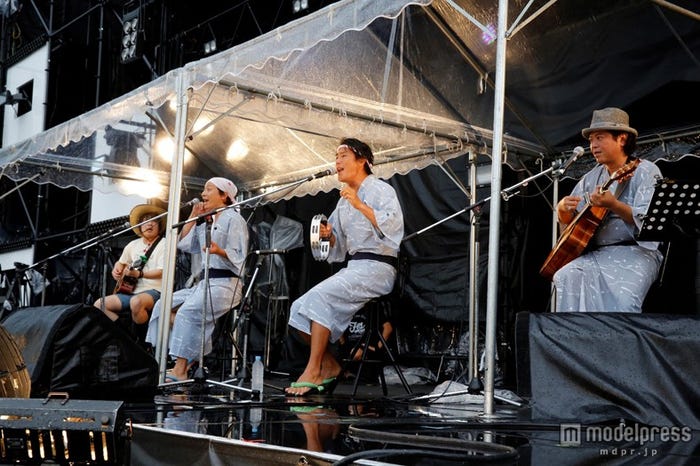 BBQコラボ(3)ベテランと中堅と一生(左から:阪井一生、岡野昭仁、TAKE、島袋優)