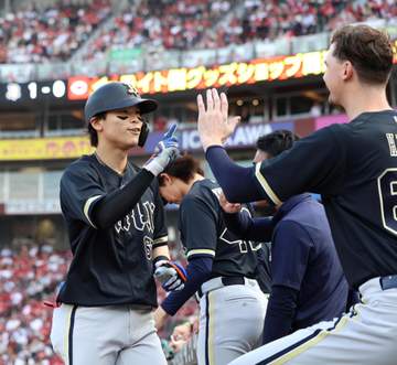 オリックス開始2分で先制！中川圭太が先頭打者本塁打 マツダスタジアムが騒然 3球目を左翼席へ4号ソロ