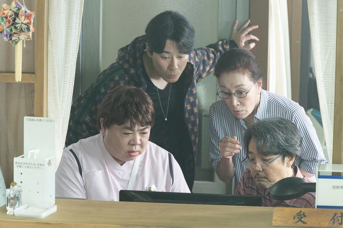 塚地武雅、馬場徹、高畑淳子、岡部たかし「新宿野戦病院」第3話より(C)フジテレビ