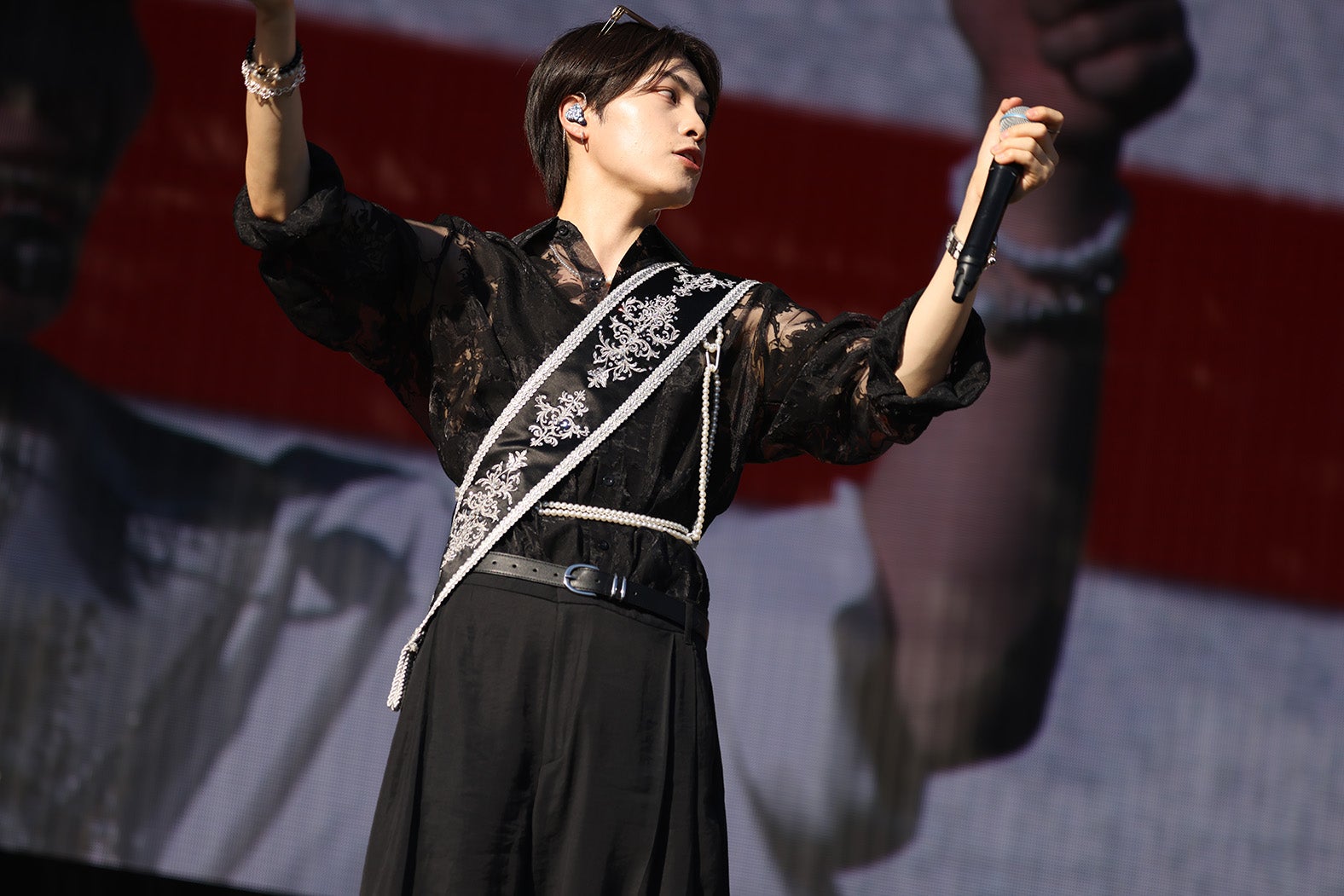 「大阪・関西万博開催記念 Survive FES」（C）吉本興業