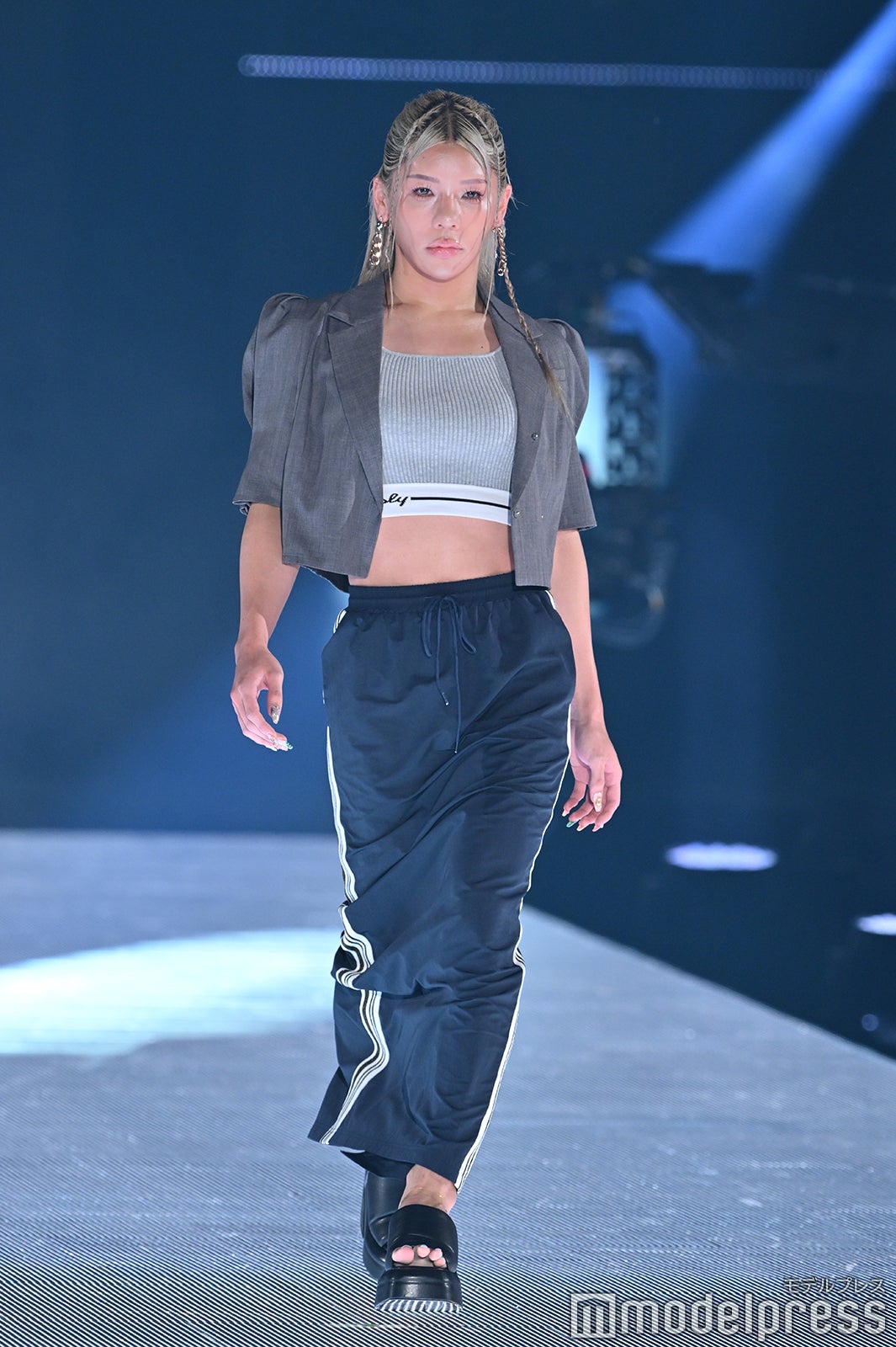 （C）モデルプレス