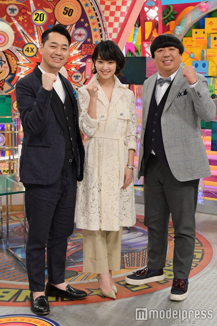 (左から)設楽統、剛力彩芽、日村勇紀 (C)モデルプレス