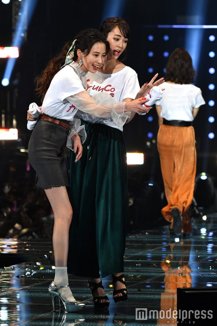 河北麻友子、桐谷美玲 (C)モデルプレス
